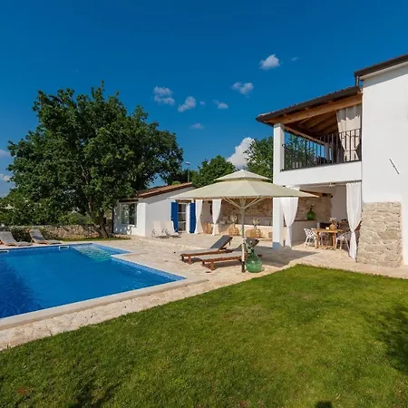 Vila Lavova